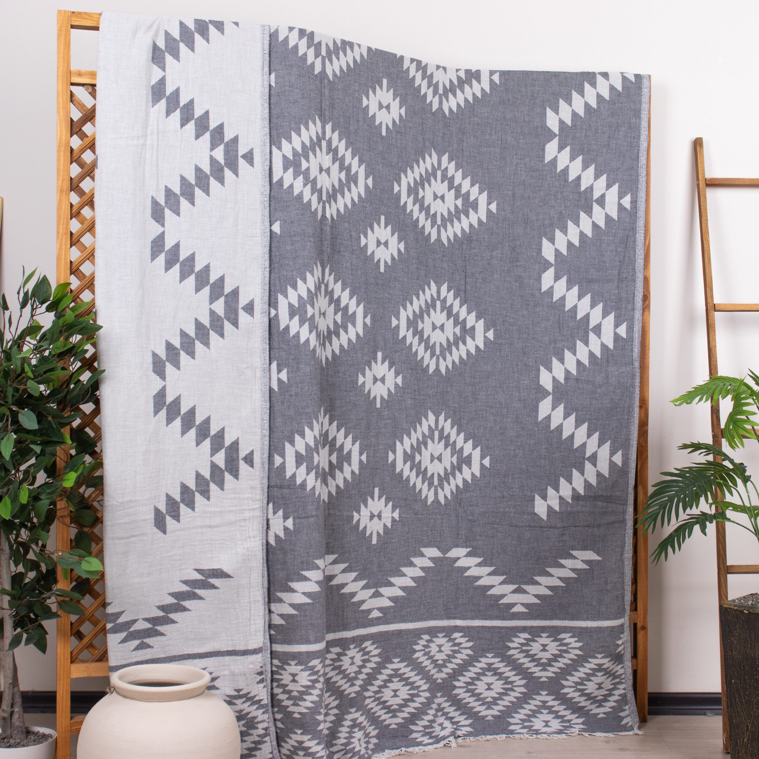 Truva Throw